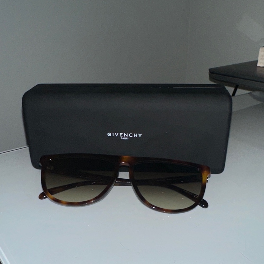 Givenchy Tortoiseshell Brown Gradient Sunglasses … - image 1